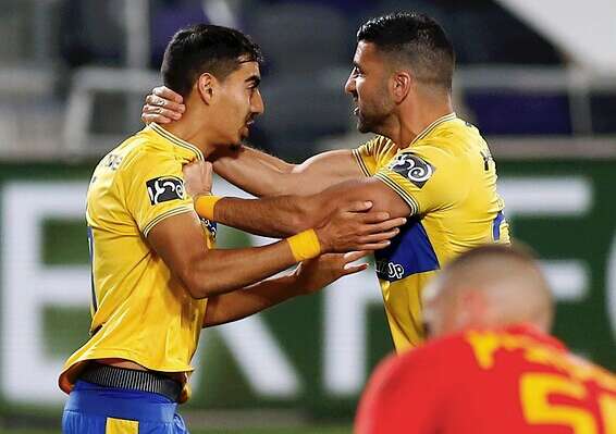 מתן חוזז חוגג את השני של מכבי // צילום: עמי שומן